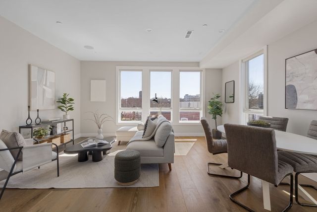 17 Chestnut Ave 3, Boston, MA 02130