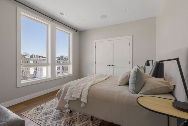 17 Chestnut Ave 3, Boston, MA 02130