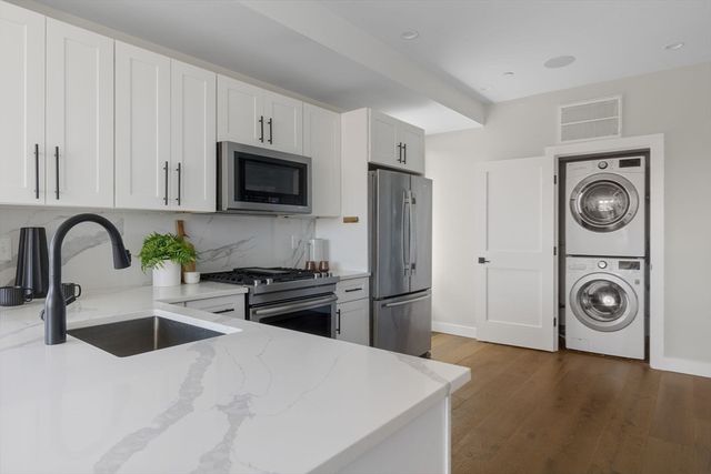 17 Chestnut Ave 3, Boston, MA 02130