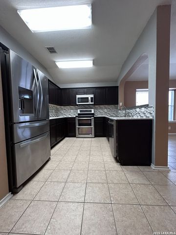 2414 DOVE CROSSING DR, New Braunfels, TX 78130