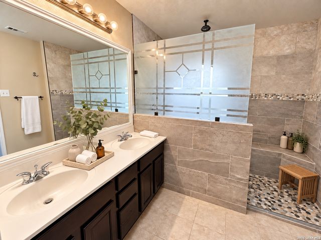 2414 DOVE CROSSING DR, New Braunfels, TX 78130
