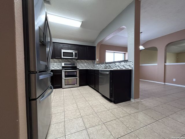 2414 DOVE CROSSING DR, New Braunfels, TX 78130