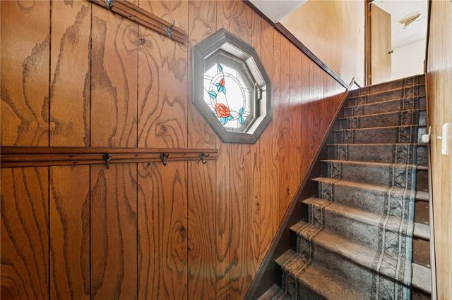 111 Hayden Ln, West Newton, PA 15089