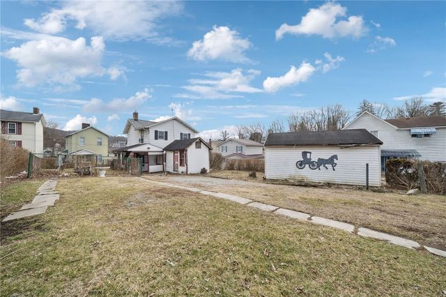 111 Hayden Ln, West Newton, PA 15089