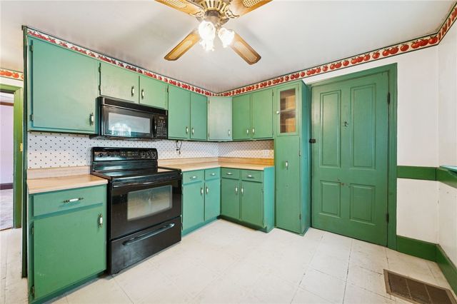 111 Hayden Ln, West Newton, PA 15089