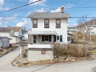 111 Hayden Ln, West Newton, PA 15089