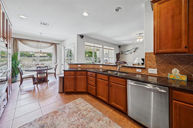 206 Mustang Island TRL, Georgetown, TX 78633