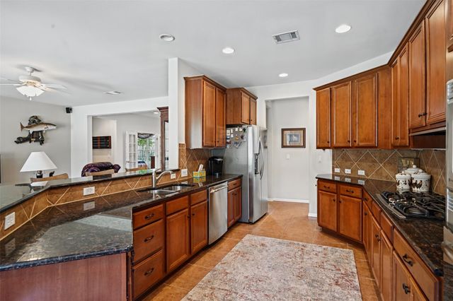 206 Mustang Island TRL, Georgetown, TX 78633