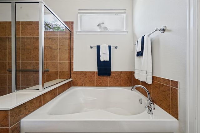 206 Mustang Island TRL, Georgetown, TX 78633