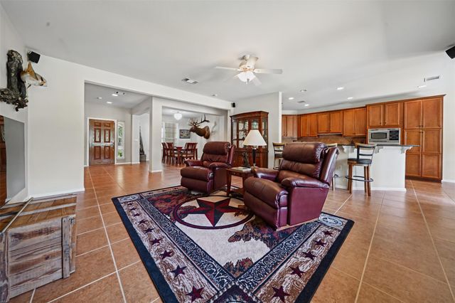 206 Mustang Island TRL, Georgetown, TX 78633