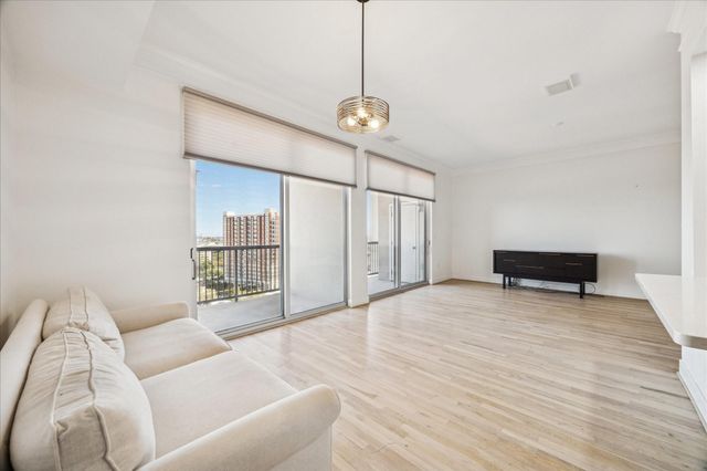 3333 Allen Parkway 1408, Houston, TX 77019