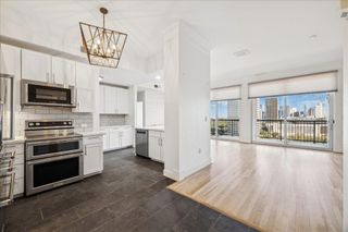 3333 Allen Parkway 1408, Houston, TX 77019