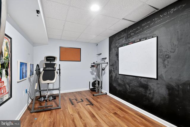 1055 BECK MILL RD, Hanover, PA 17331