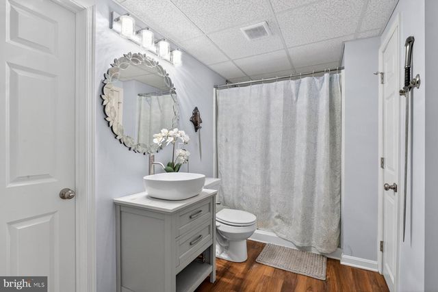 1055 BECK MILL RD, Hanover, PA 17331