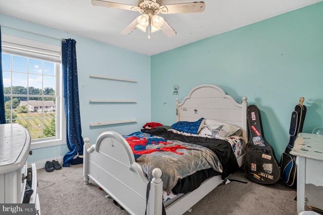 1055 BECK MILL RD, Hanover, PA 17331