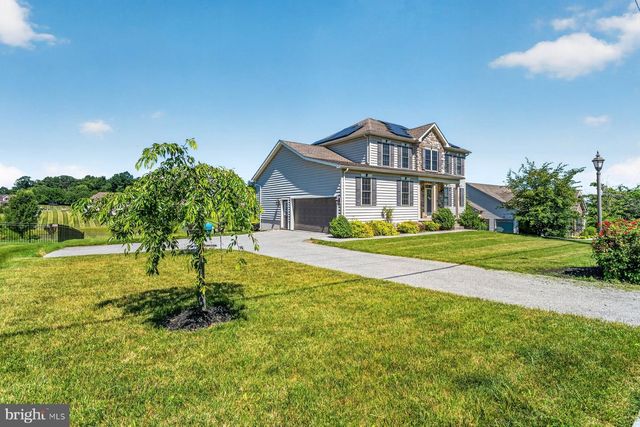 1055 BECK MILL RD, Hanover, PA 17331