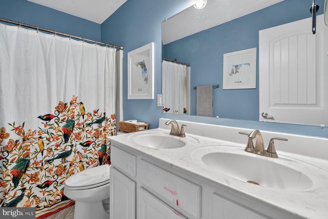 1055 BECK MILL RD, Hanover, PA 17331