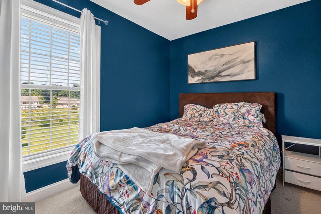 1055 BECK MILL RD, Hanover, PA 17331