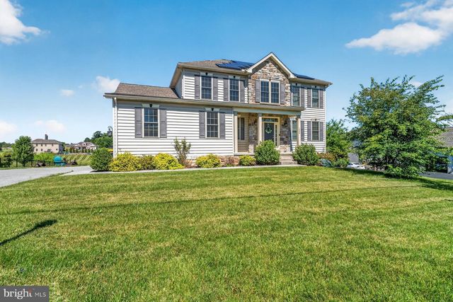 1055 BECK MILL RD, Hanover, PA 17331
