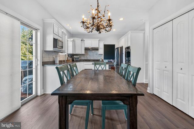 1055 BECK MILL RD, Hanover, PA 17331