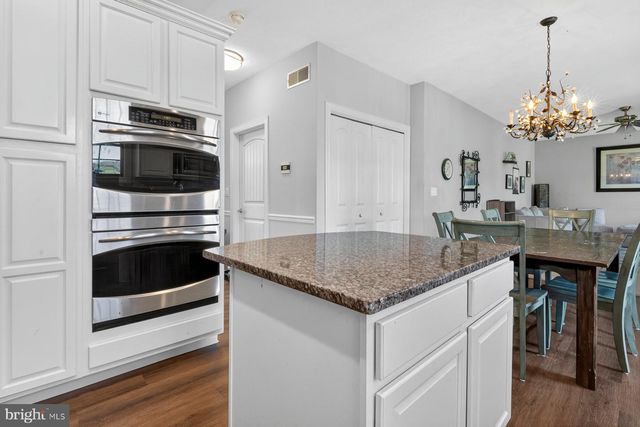1055 BECK MILL RD, Hanover, PA 17331