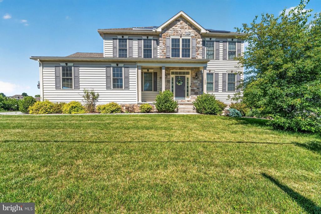 1055 BECK MILL RD, Hanover, PA 17331