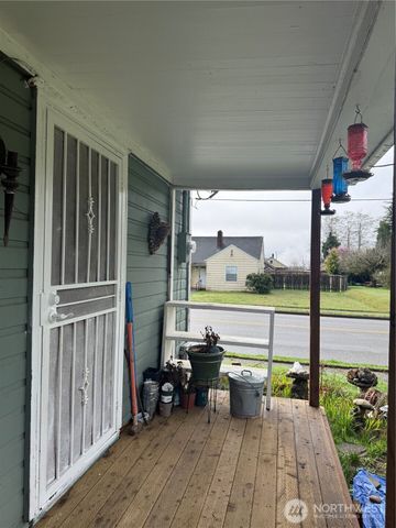 1102 Water Street, Raymond, WA 98577