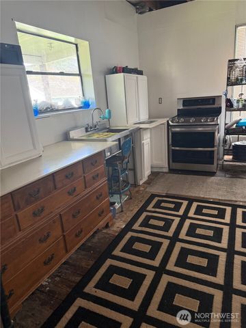 1102 Water Street, Raymond, WA 98577