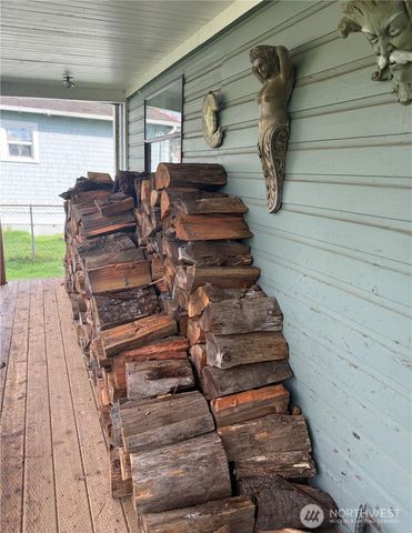 1102 Water Street, Raymond, WA 98577