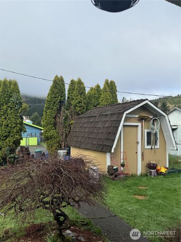 1102 Water Street, Raymond, WA 98577