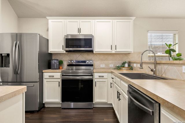 417 PRICKLY PEAR DR, Cibolo, TX 78108