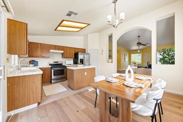 8926 Generations Ct, Elk Grove, CA 95758