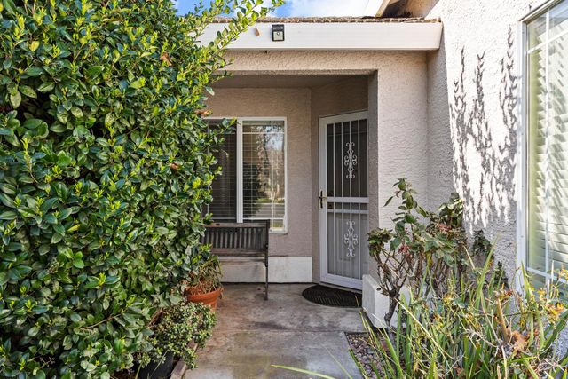 8926 Generations Ct, Elk Grove, CA 95758