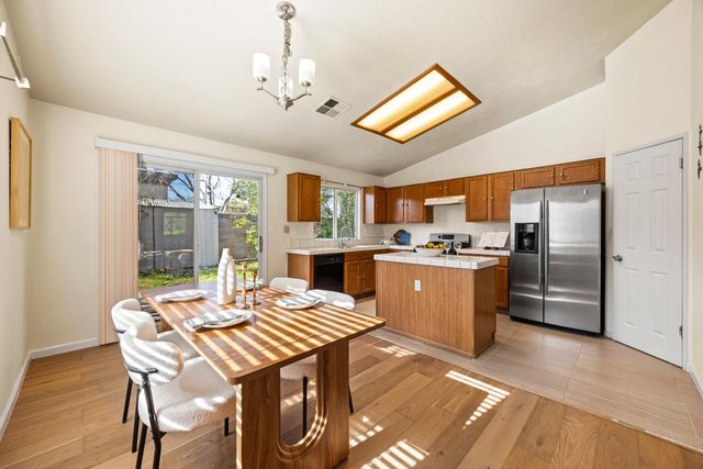 8926 Generations Ct, Elk Grove, CA 95758