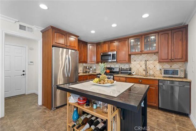 27061 Springwood Circle, Lake Forest, CA 92630