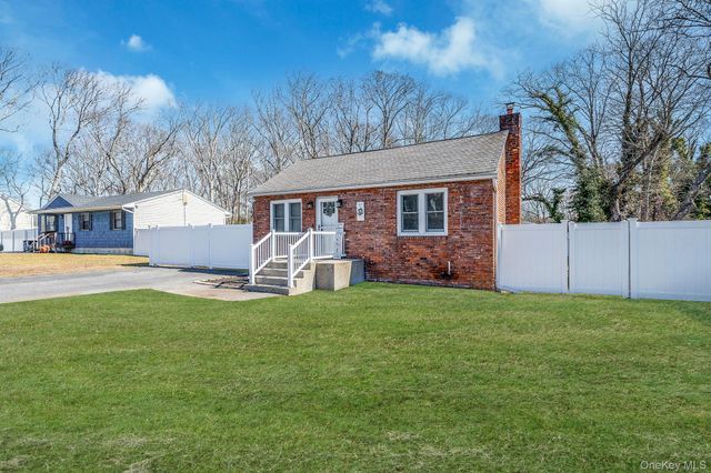 77 Market Street, Mastic Beach, NY 11951