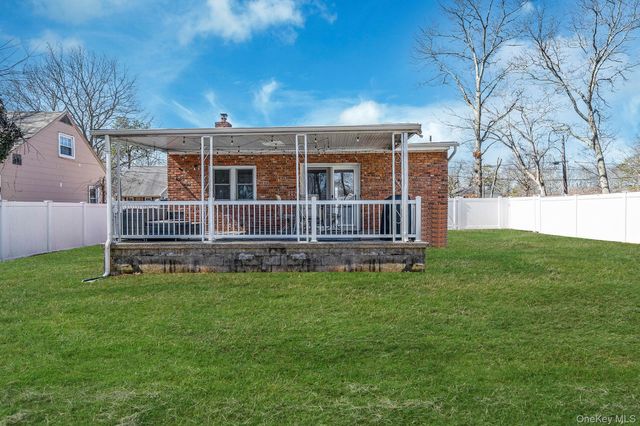 77 Market Street, Mastic Beach, NY 11951