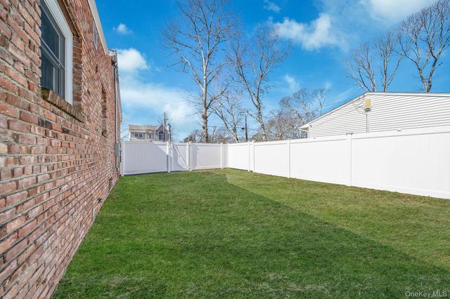 77 Market Street, Mastic Beach, NY 11951