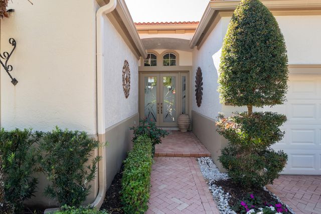 10749 Waterford Place, West Palm Beach, FL 33412