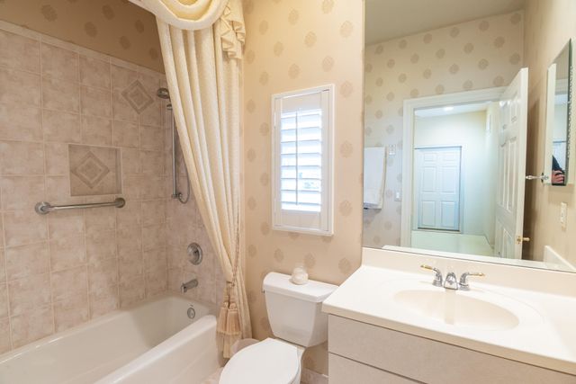 10749 Waterford Place, West Palm Beach, FL 33412