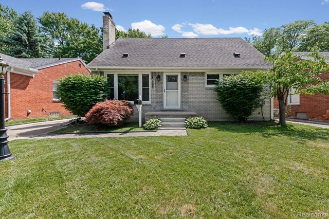 20700 Damman Street, Harper Woods, MI 48225