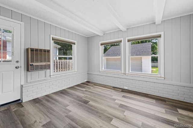 20700 Damman Street, Harper Woods, MI 48225