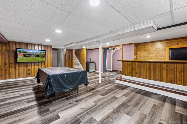 20700 Damman Street, Harper Woods, MI 48225