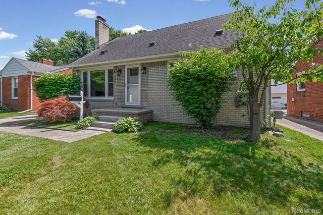20700 Damman Street, Harper Woods, MI 48225