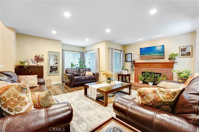 12564 Spring Creek Road, Moorpark, CA 93021