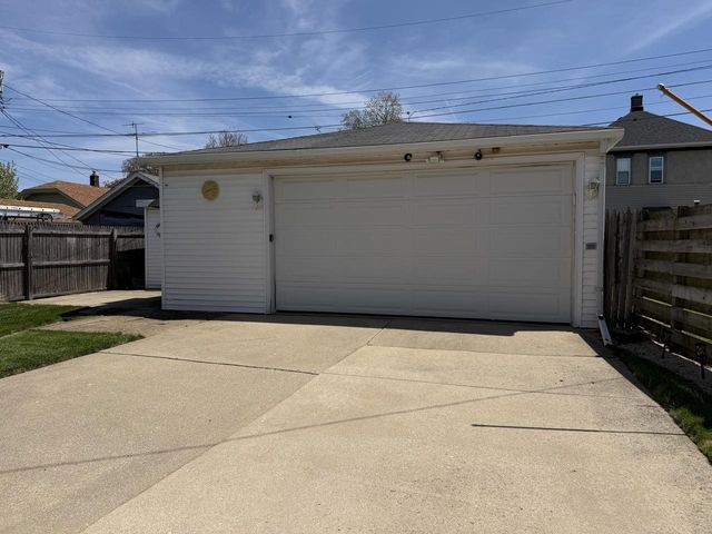 2031 Superior STREET, Racine, WI 53402