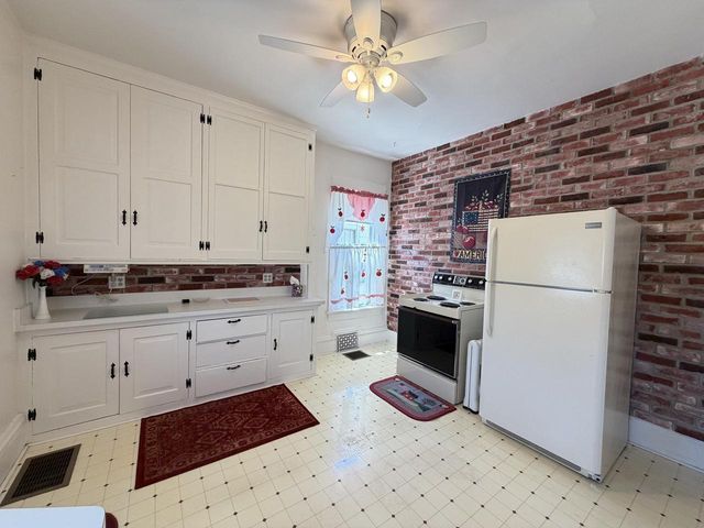 2031 Superior STREET, Racine, WI 53402