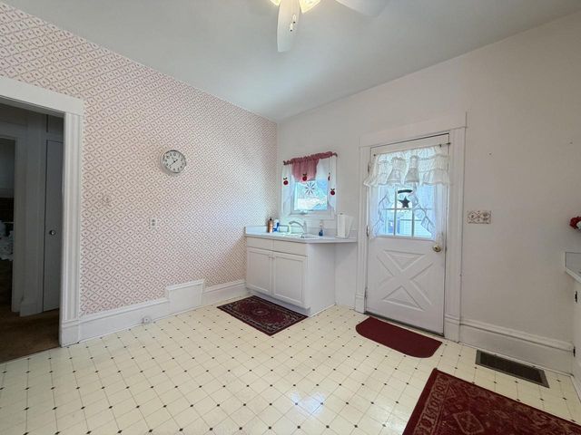 2031 Superior STREET, Racine, WI 53402