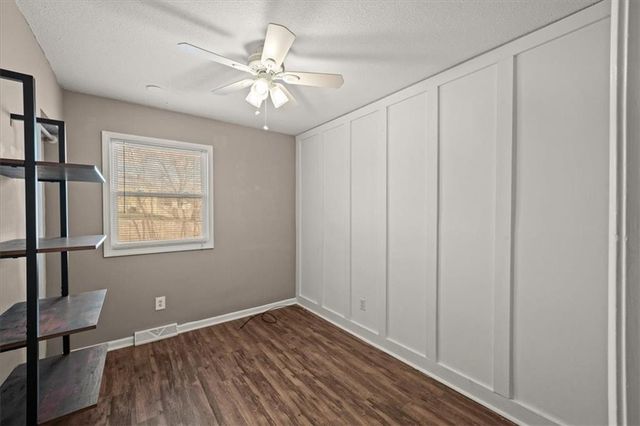 1009 NW Kingsridge Drive, Blue Springs, MO 64015