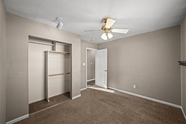 1009 NW Kingsridge Drive, Blue Springs, MO 64015